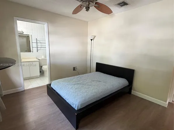 9900 W Calusa Club Dr #1, Miami, FL 33186