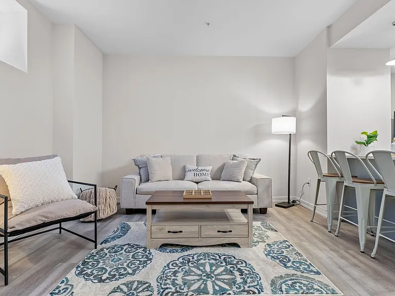 Altamont Apartments Limited-Time Special! First Month FREE with Approved Application! — Photo 32