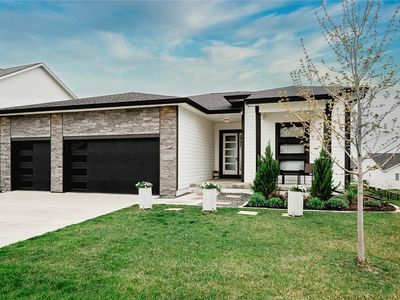 17457 Aurora Dr, Clive, IA, 50325