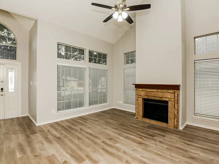 4605 Birchbend Ln — Photo 6