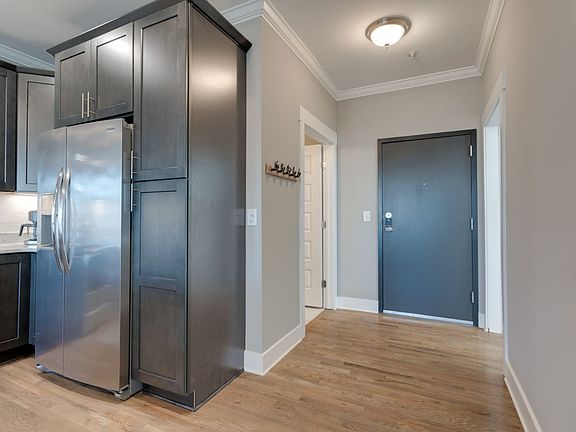 3rd image of 4405 Kentucky Ave #402
