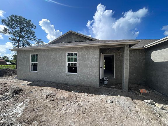3rd image of 15742 Tangerine Boulevard