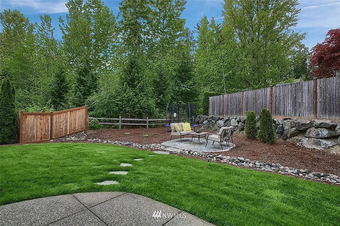 178th Pl NE, Redmond — Photo 2