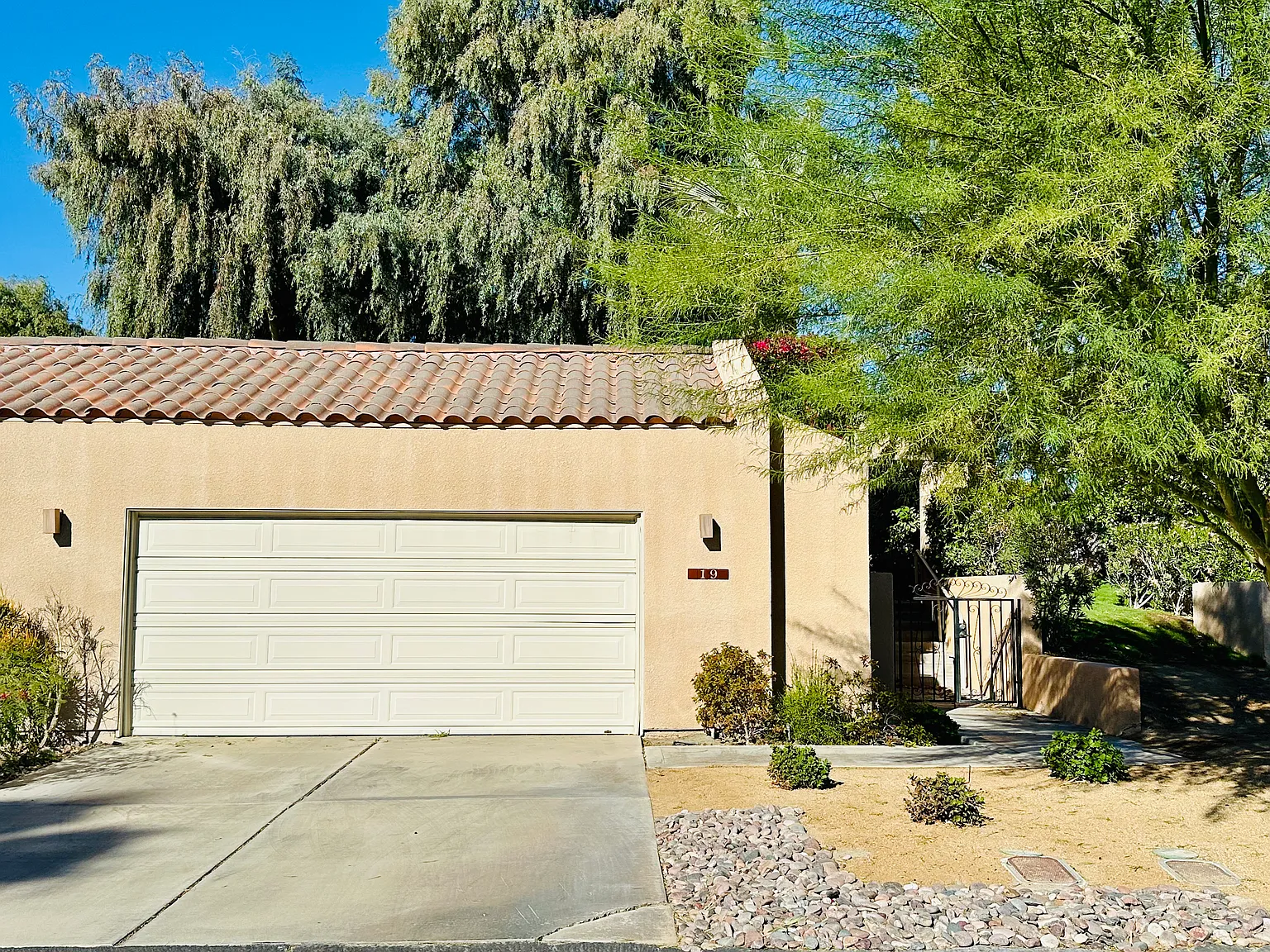 3 bed, 1382 sqft, $4,000 — Photo 3