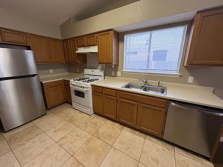 2902 Sabinal Trl — Photo 11