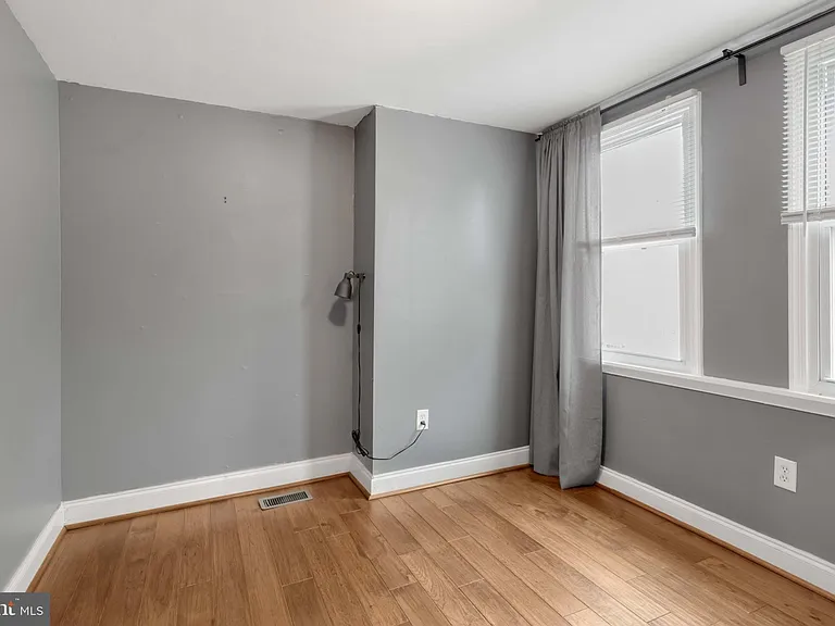 1525 S 19th St — Photo 16