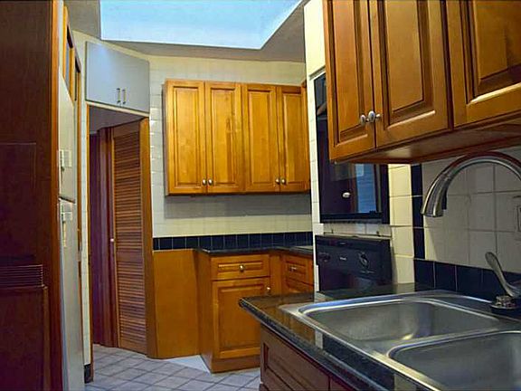 5th image of 8 Blackstone Blvd #11