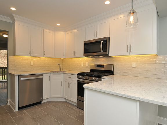 3rd image of 41 Davey Dr