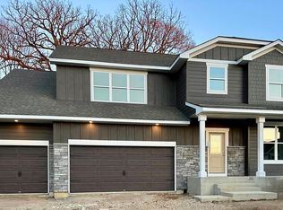 1526 Clover Preserve Way, Chaska, MN 55318