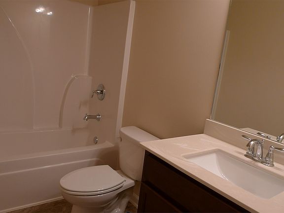 5th image of 38 Greenfield Dr