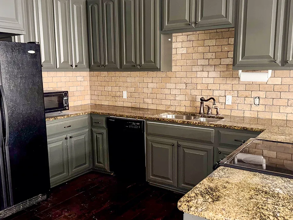 212 E Center St #203
