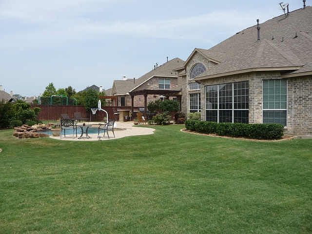 1st image of 7105 Oakbury Ln