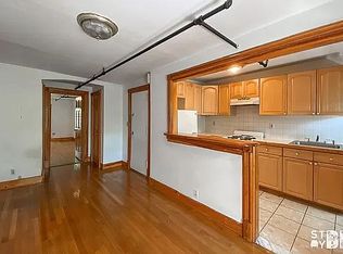 23 Macon St #2F, Brooklyn, NY 11216