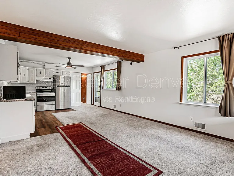 400 Lily Ln — Photo 2