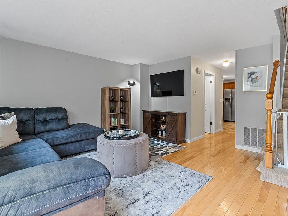 Estates Condominiums 47 Ave Johnston RI Zillow