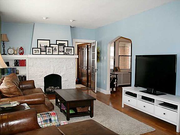 4th image of 140 Inglewood Dr