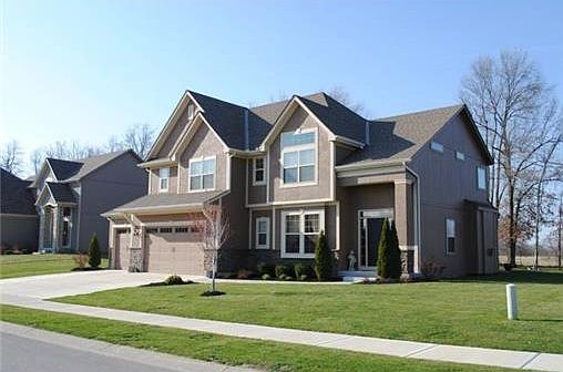 2nd image of 1336 NE Kenwood Dr