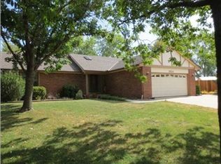 1924 S Capri Cir, Wichita, KS 67207