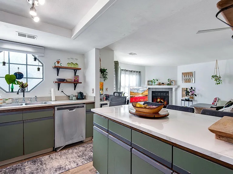 12543 E Pacific Cir — Photo 4