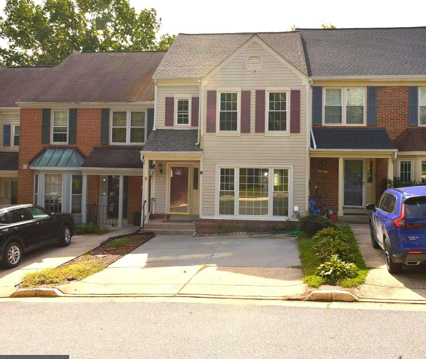 3 bed, 2.5 bath, 1866 sqft, $3,000 — Photo 1
