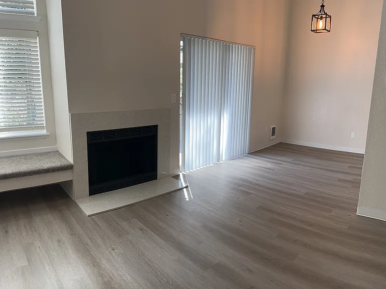 Westhampton Apartments — Photo 59