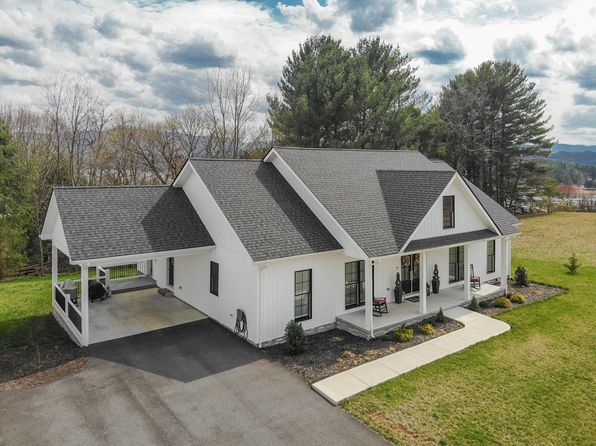 210 Lake View Estates Dr, Bristol, TN 37620