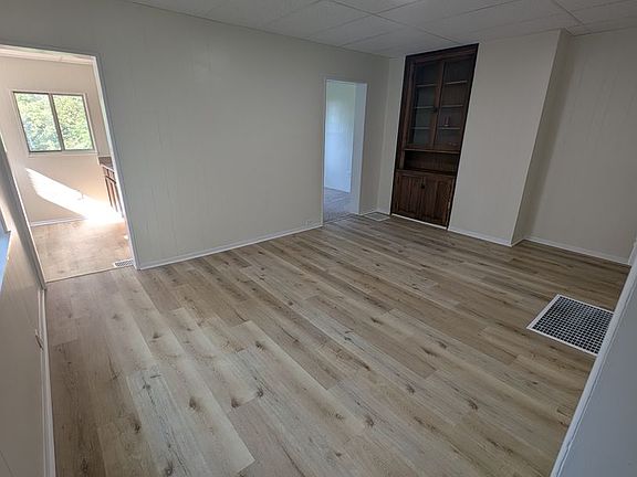 2nd image of 551 6th St