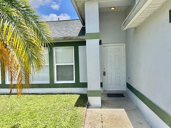 4th image of 2342 Queenswood Cir