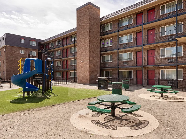 Meridian Garden Apartments — Photo 15