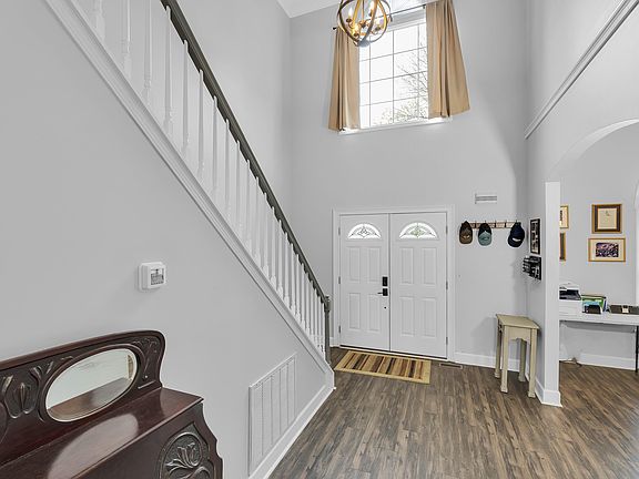 2nd image of 16 Jade Tree Ct