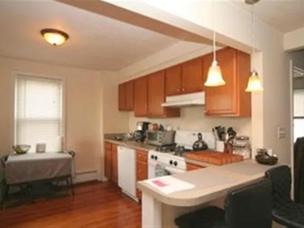 345 Columbia St #1, Cambridge, MA 02141