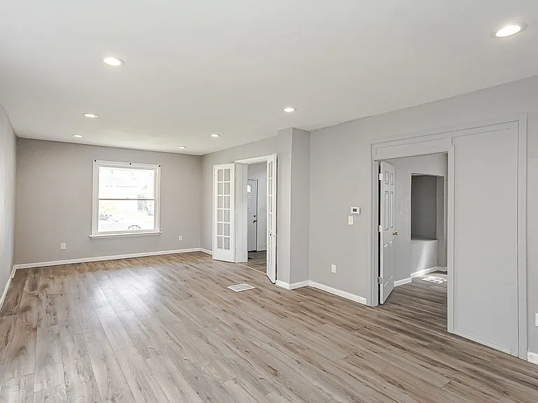 315 Eastern Ave — Photo 12