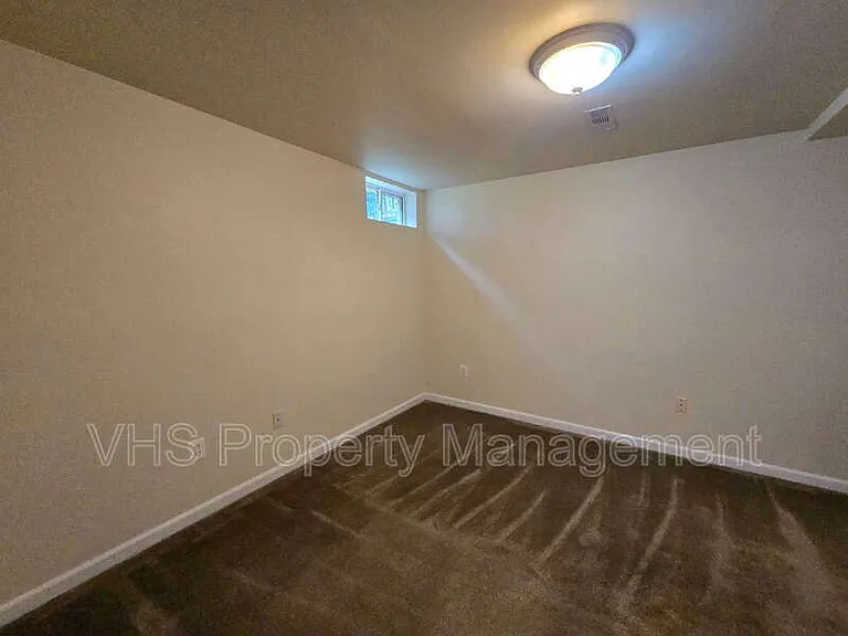 832 Fox Den Rd — Photo 40