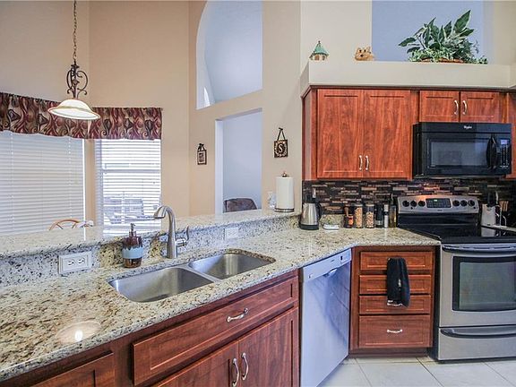 4th image of 4910 Eagle Cove South Dr