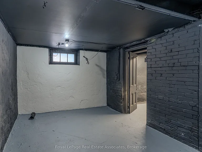 157 William St #1 — Photo 31