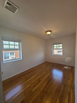 Rented by Aidonis Realty | media 5