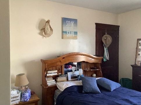 Bedrooms fit a Queen/King Mattress