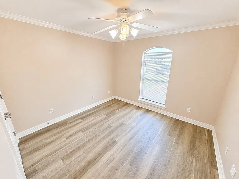 1022 Creole Dr — Photo 9