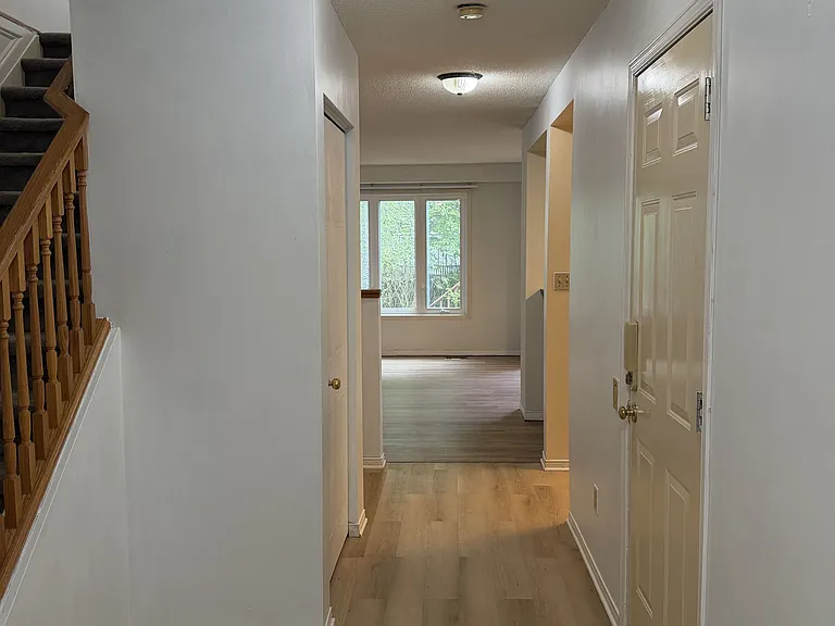 206 Rickson Ave — Photo 10