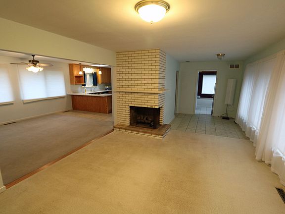 5th image of 2817 Thayer Dr