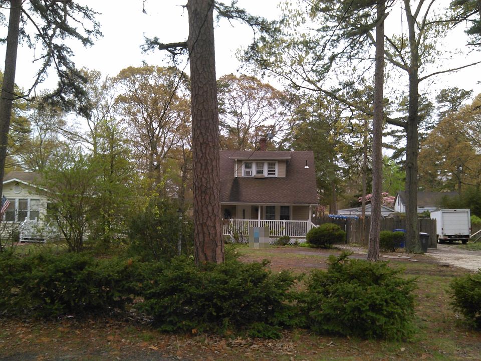1st image of 630 Anthony Ave