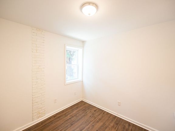 4th image of 1615-1617 18th St SE #5