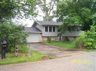 60079 Pembrook Ln, Elkhart, IN 46517