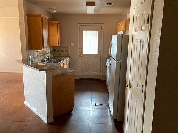 3rd image of 1203 Cinch Dr APT A