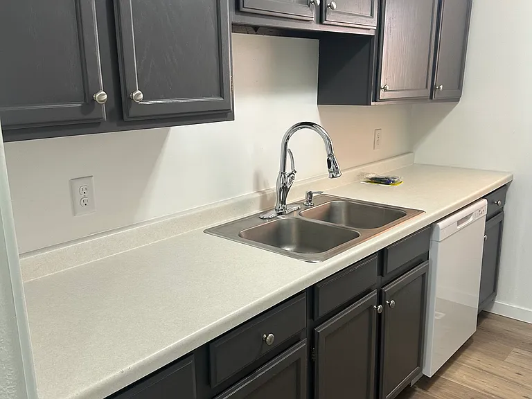 254 Cambridge Ln SE — Photo 3