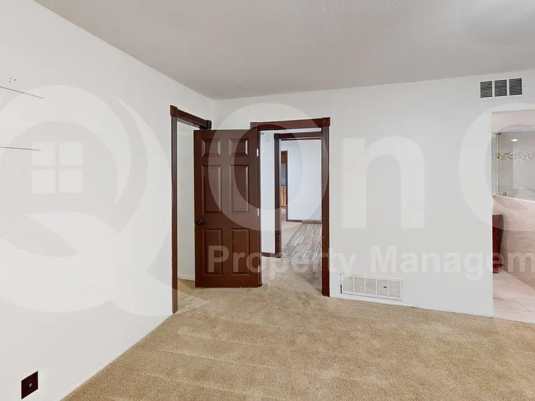17 Macarthur Dr #B — Photo 6