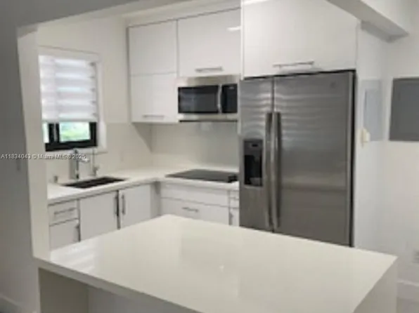 2930 Day Ave APT N104, Miami, FL 33133