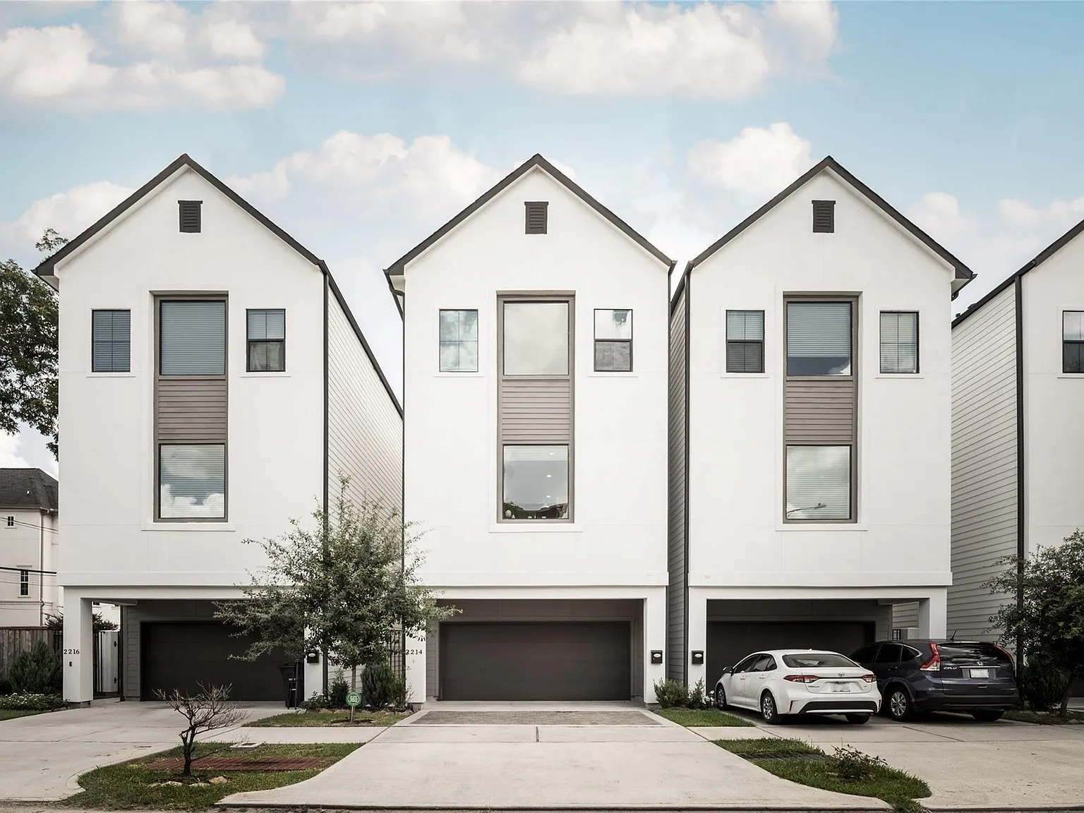 3 bed, 3.5 bath, 2319 sqft, $4,250 — Photo 2