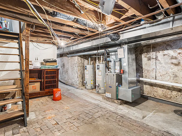 936 New Market St — Photo 11