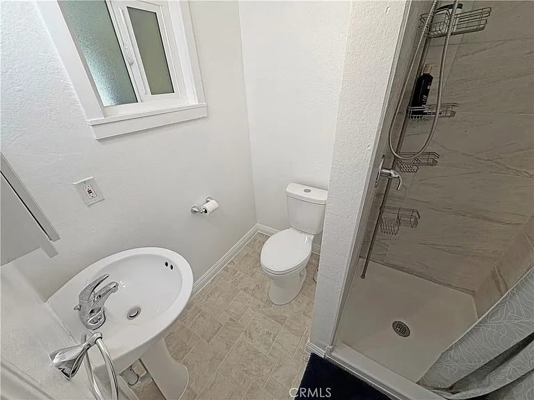810 Pine St — Photo 19